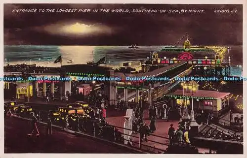 R696839 Southend on Sea. bei Nacht. Eingang zum längsten Pier der Welt. Va