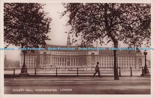R699598 London. Westminster. County Hall. RP