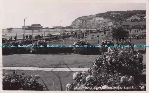 R695844 I.W. Shanklin. Tennisplatz und Esplanade. Nahe. RP