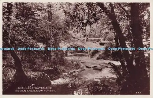 R702373 New Forest. Hochlandwasser und römischer Bogen. RP