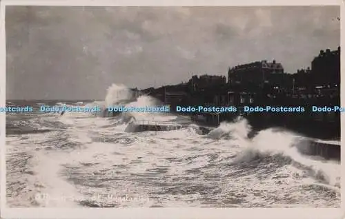 R696258 Rough Sea at Hunstanton. Postkarte