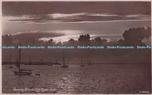 R700484 I.W. Coming Storm Off Ryde. W. J. Nigh. Echtfotoserie