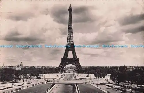 R700514 Les Jolis Coins de Paris. La Tour Eiffel vue du Palais de Chaillot. Patr