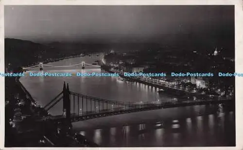 R698141 Budapest. Blick auf die Donau bei Nacht. Magyar Film. Sarai