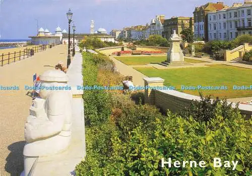 D145258 Herne Bay. Promenade. Lachs. 2002