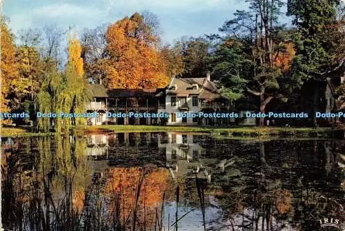 D150146 Versailles. Le Hameau. Der Weiler der Königin Marie Antoinette im Herbst