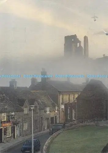 D001450 Corfe Castle. Dorset. Morgennebel. The Delpool Picture Library