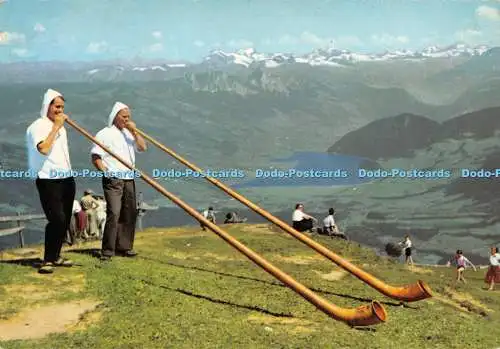 D005732 Schweizer Hirten blasen das Alphorn. Krüger