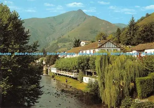 D007636 Pays Basque. Saint Etienne De Baigorry Hotel. Arce. Frankreich. Berge