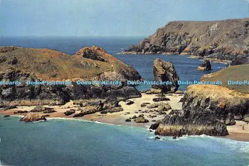 D007812 Kynance Cove. Cornwall. Zeigt die schwarzen Klippen, die im Laufe der Jahre ha