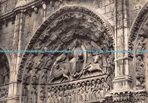 D006879 A 3 Chartres. Eure et Loir. La Cathedrale. Portail Royal. Tympan. Robert