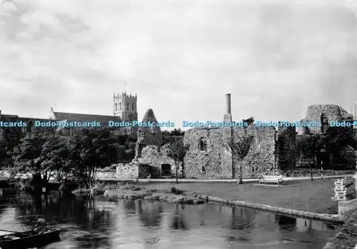 D011896 Christchurch Castle. Hampshire. Schloss und Priorat von R. Avon. Krone