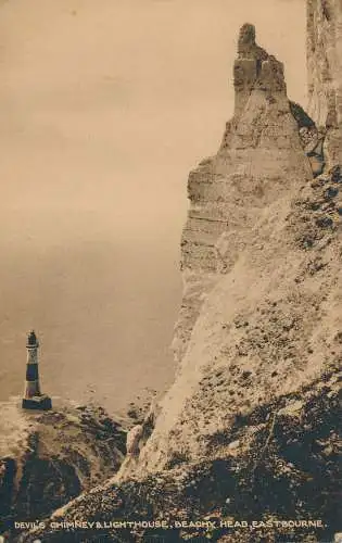 PC59426 Teufelsschornstein und Leuchtturm. Beachy Head. Eastbourne. Dennis