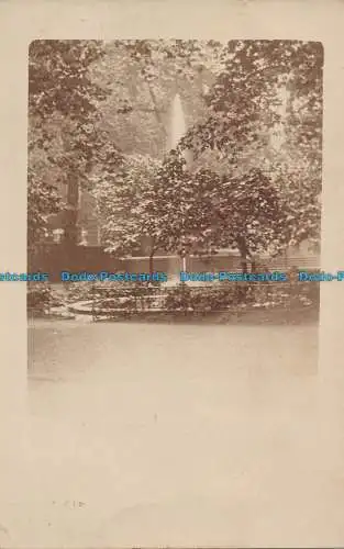 R02685 Alte Postkarte. Park und Brunnen