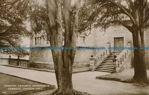 R029264 Dorothy Vernons Tür und Terrasse. Haddon Hall. J.S. und S