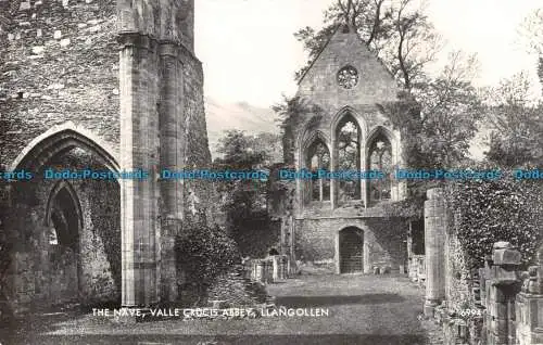 R096019 Das Kirchenschiff. Abtei Valle Crucis. Llangollen. Valentinstag. RP