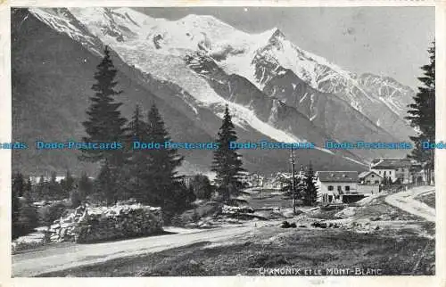 R101279 Chamonix et Le Mont Blanc. Hotel Beau Site. Pralinen Lindt und Sprungli