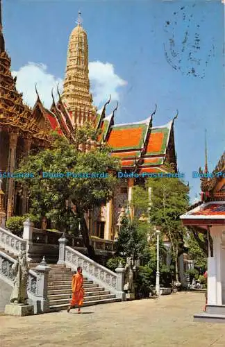 R101504 In den Runden von Wat. Phra Keo. Smaragd Buddha Tempel. Bangkok. Thai