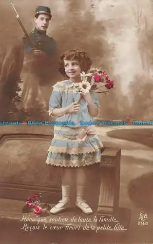 R126549 Heroique Soutien de Toute la Famille. Kleines Mädchen mit Blumen