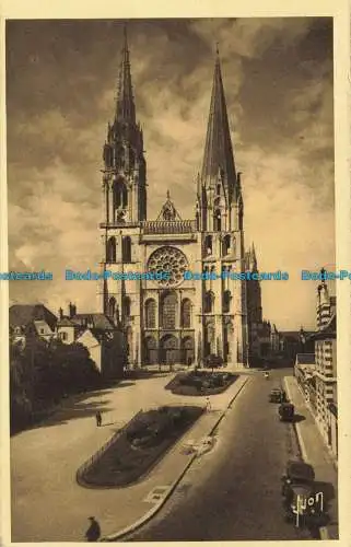 R636866 Chartres. Eure et Loir. La Cathedrale. Yvon