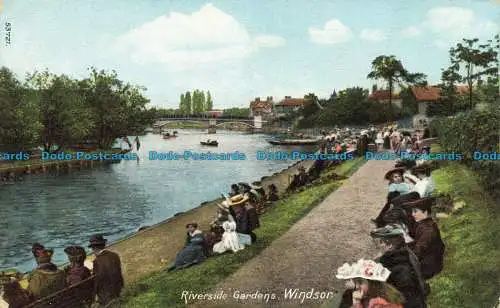 R640134 Windsor. Riverside Gardens. F. Frith