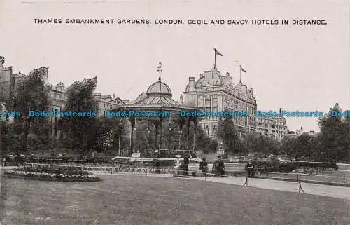 R639331 London. Thames Embankment Gardens. Hotels in Cecil und Savoyen in der Ferne