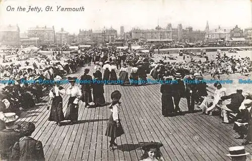 R639011 Gt. Yarmouth. Am Steg. Serie Valentine. 1911