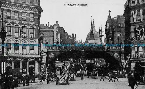 R156067 Ludgate Circus. Das Auto Foto