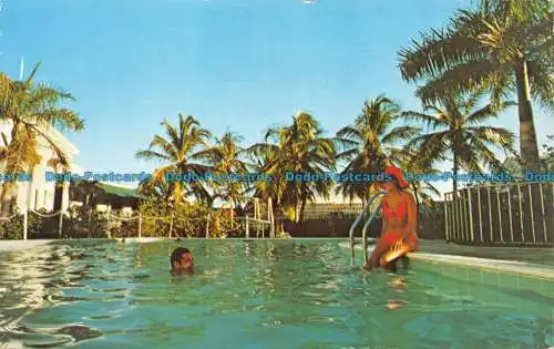 R156330 Halcyon. Balmoral Hotel. Kabelstrand. Nassau auf den Bahamas. Michael Tan