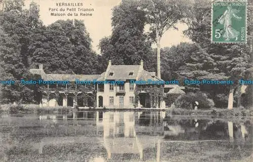 R157275 Versailles. Parc du Petit Trianon. Maison de la Reine. Mme Moreau. 1908