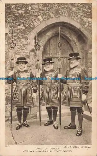 R663079 Tower of London. Yeoman Warders in State Dress. H. M. Office of Works. H