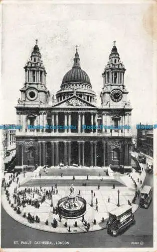 R664626 London. St. Paul Cathedral. Valentinstag. Bromoton