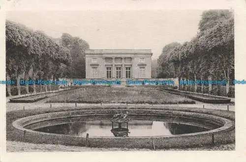 R664876 Petit Trianon. Fassade Sur les Jardins