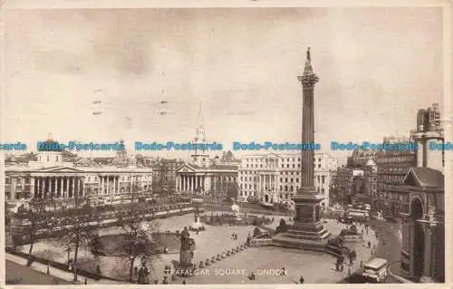 R665569 London. Trafalgar Square. 1947