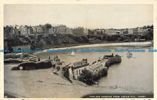 R664964 Tenby. Pier und Hafen von Castle Hill. 1958