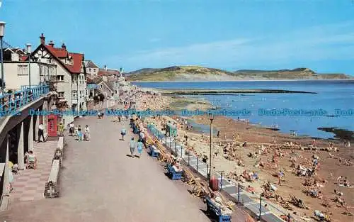 R665190 Lyme Regis. Die Promenade und Golden Cap. J. Woolverton