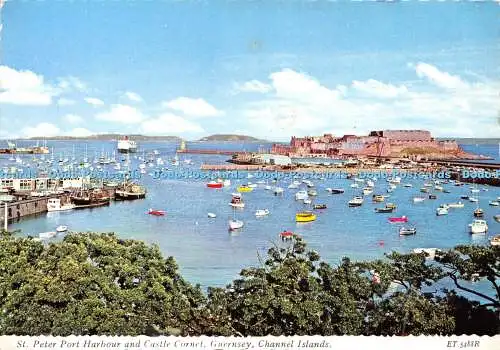 D024912 St. Peter Port Hafen und Castle Cornet. Guernsey. Kanalinsel. Vale