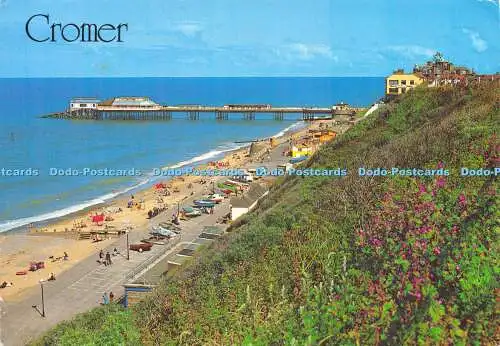 D026100 West Cliff and Pier. Cromer. Lachs. 1991
