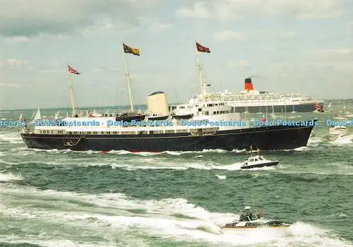 D028270 Royal Yacht Britannia und Queen Elizabeth 2 im Solent. Lachs