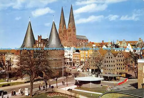 D028827 Hansestadt Lübeck. Blick auf Holstentor und St. Marien. Schoning