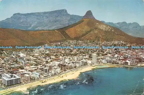 D030021 Sea Point. Löwenkopf und Tafelberg aus der Luft. J. McNelly. D. J.