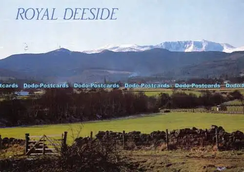 D030257 Royal Deeside. Schneebedeckter Lochnager und Ballater. Royal Deeside. Jim He