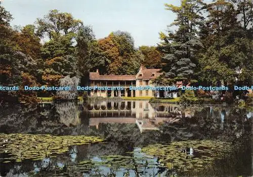 D032957 Versailles. Trianon. Hameau de la Reine. La Maison de la Reine. Service