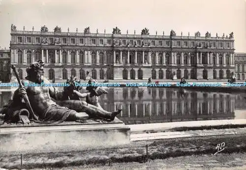 D045221 Versailles. Seine et Oise. Das Schloss und die Fassade am Park. A.P