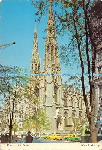 D046841 New York City. St. Patrick Cathedral. Manhattan Post Card Pub. Dexter Pr