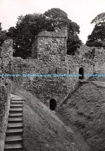 D046988 Yorkshire. Pickering Castle. Rosamundturm und Innengraben. Ministerium für
