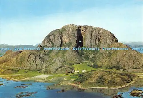 D047986 Norwegen. Torghatten mit dem berühmten Loch durch den Berg. Enerett. K