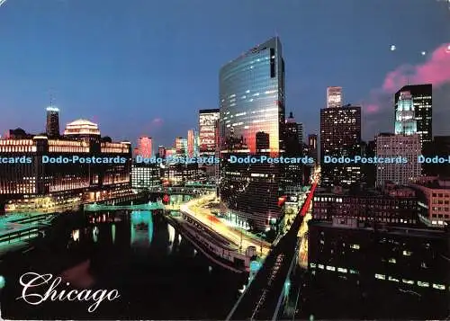 D050747 Chicago. Beim Blick auf den Chicago River werden die Lichter der dynamischen Stadt