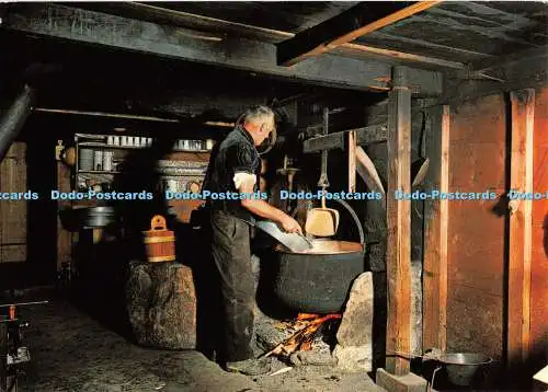 D052423 89918. Kasen auf der Bonderalp. Fromagerie alpe. Klopfenstein. Adelbo