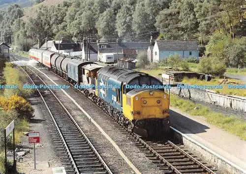 D051507 AK 14. Inverness Depots 37260. Radio Highland betritt Garve Station